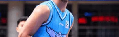 v体育-韦瑟斯庞半场8中4，罚球7中6得到15分2篮板2助攻2抢断