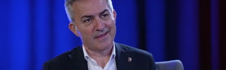 v站-丰特：有关梅西的计划分为3个部分，首先希望提议他担任名誉主席