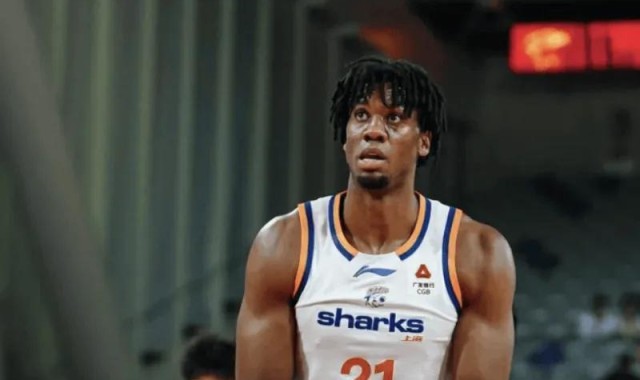 v体育-溃败北京上海！广东弊端已凸显！只要遇内线强队，杜锋基本没招！